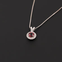 Cargar imagen en el visor de la galería, Dije Avel con Spinel Redondo Oro Blanco