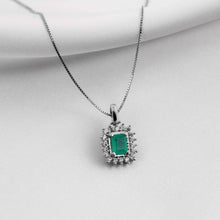 Cargar imagen en el visor de la galería, Dije especial 36 esmerladas