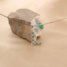 Cargar imagen en el visor de la galería, Dije Letra L Verde