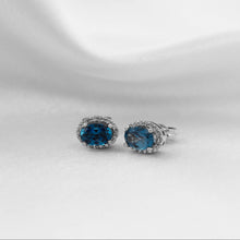 Cargar imagen en el visor de la galería, Aretes Color Charms London Blue