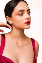 Cargar imagen en el visor de la galería, Aretes Arco de Diamantes