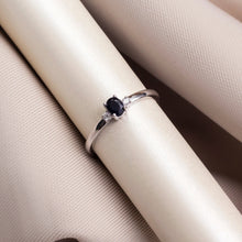 Cargar imagen en el visor de la galería, Anillo Celine con Zafiro Azul