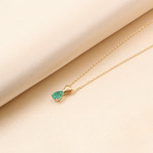 Cargar imagen en el visor de la galería, Dije Divine Esmeralda y Oro Amarillo