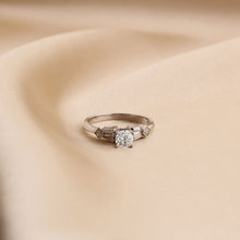 Cargar imagen en el visor de la galería, Anillo Radiance