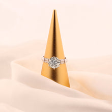 Cargar imagen en el visor de la galería, Anillo Brilliance