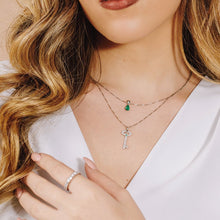 Cargar imagen en el visor de la galería, Dije Divine Esmeralda