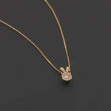 Cargar imagen en el visor de la galería, Dije Aural oro amarillo 18k

