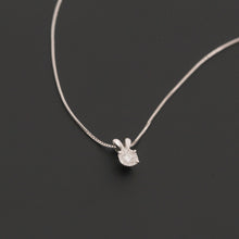 Cargar imagen en el visor de la galería, Dije Aural oro blanco 18k
