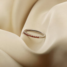 Cargar imagen en el visor de la galería, Anillo Veronica con Granate
