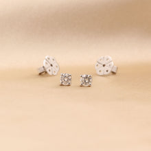 Cargar imagen en el visor de la galería, Topos con Diamantes 2mm
