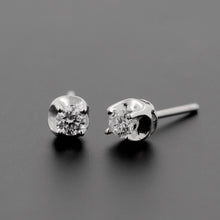 Cargar imagen en el visor de la galería, Aretes Flor de Diamante con 4 uñas
