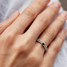 Cargar imagen en el visor de la galería, Anillo Victoria Band
