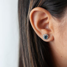 Cargar imagen en el visor de la galería, Aretes Color Halo
